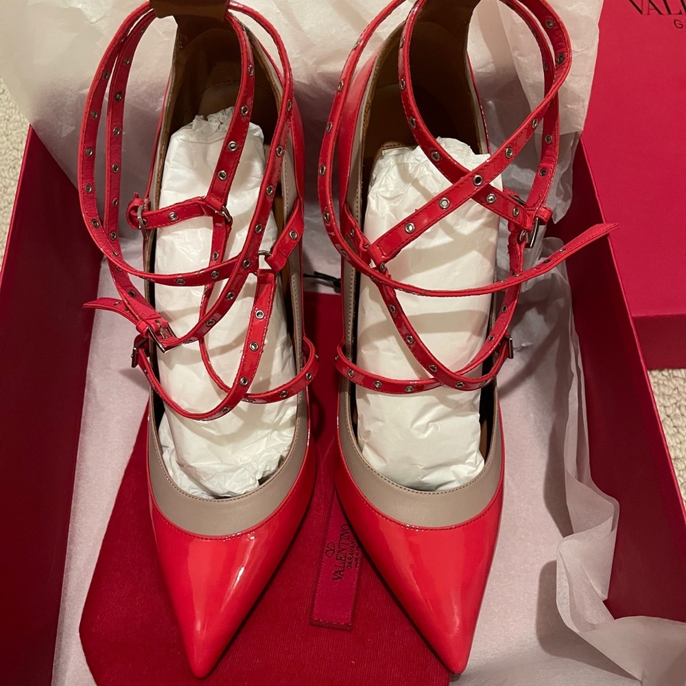 New Authentic Valentino Love Latch Strappy Pump
